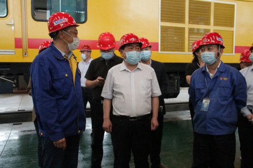 襄阳市副市长李德璋一行莅临乐竞网页版重工开展工业企业调研工作