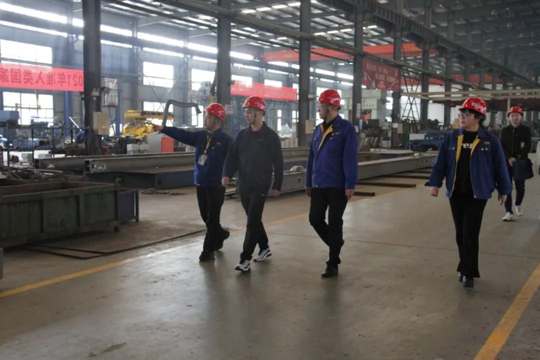 襄阳市委巡察办主任安雪尽莅临乐竞网页版重工考察调研